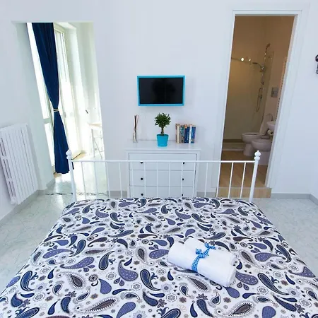 Bed & Breakfast On The Sea-view&kitchen In *