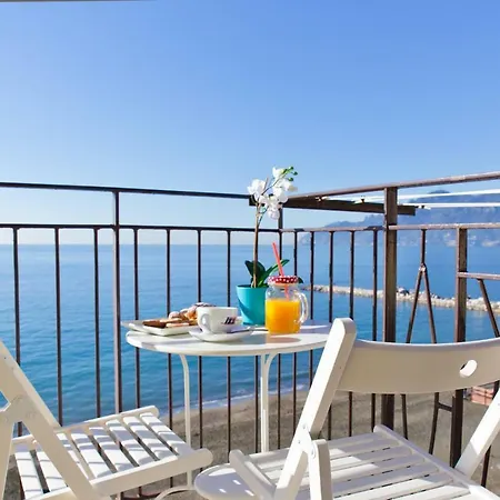 On The Sea-view&kitchen In Bed & Breakfast Salerno