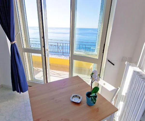 Bed & Breakfast On The Sea-view&kitchen In