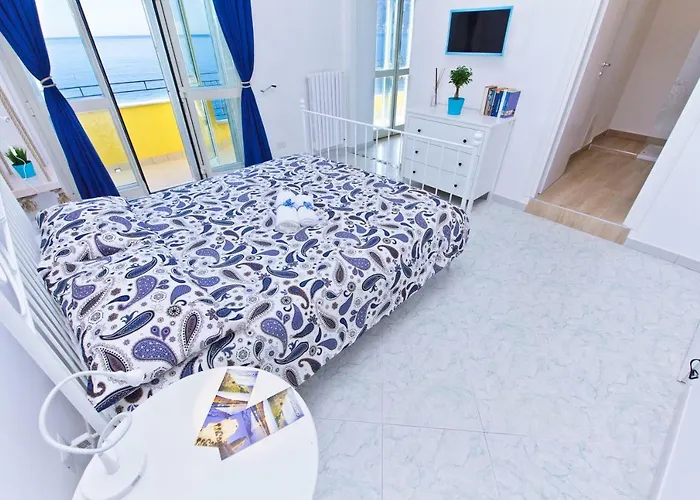 Bed & Breakfast On The Sea-view&kitchen In