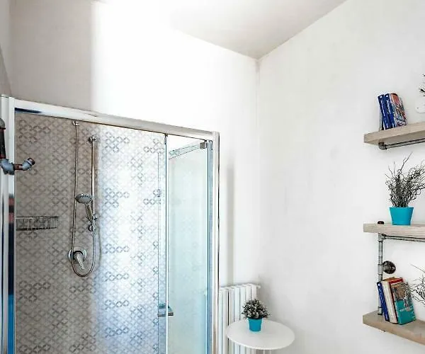 Bed & Breakfast On The Sea-view&kitchen In Salerno