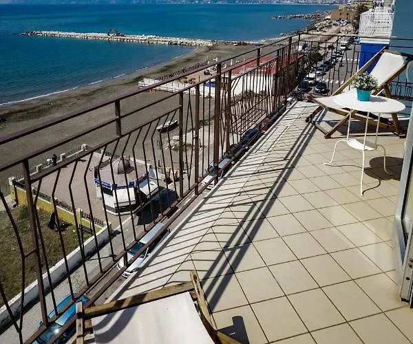 Bed & Breakfast On The Sea-view&kitchen In Salerno